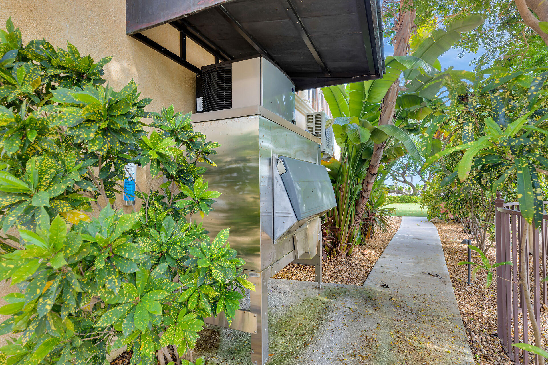 301 Ixora Street