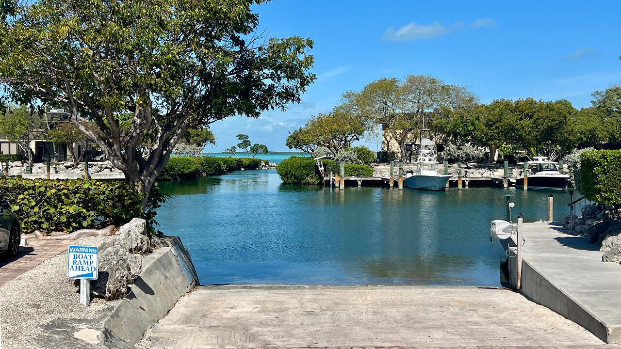 96000 Overseas Highway P1 + 32' Boat Slip