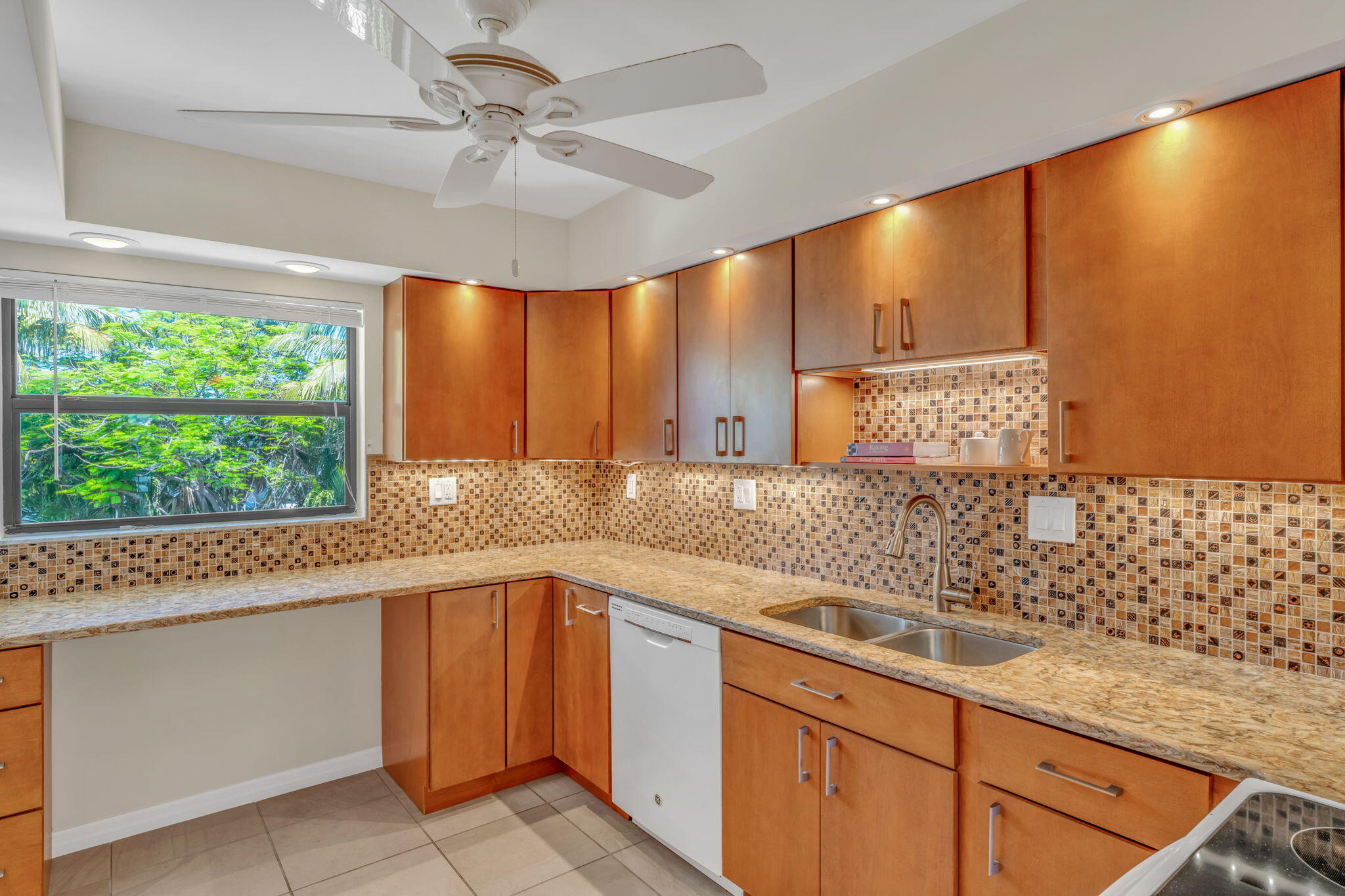 601 W Ocean Drive 414D