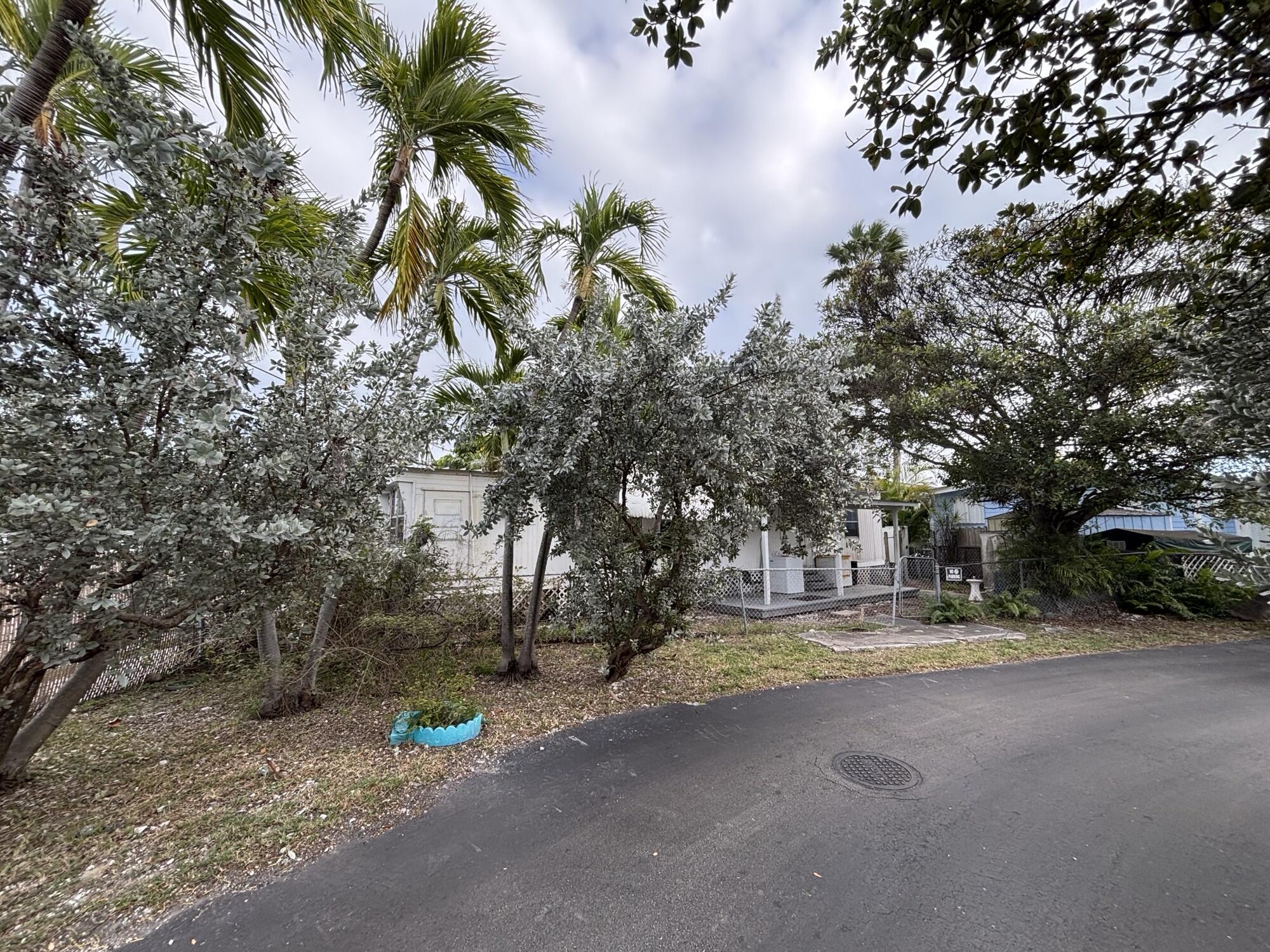 6800 Maloney Avenue 11