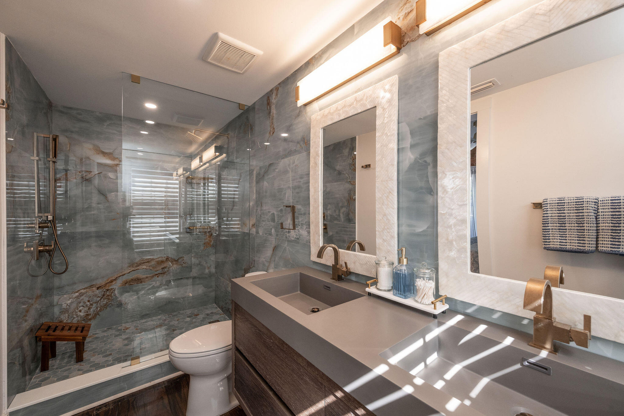 927 Thomas Street #2