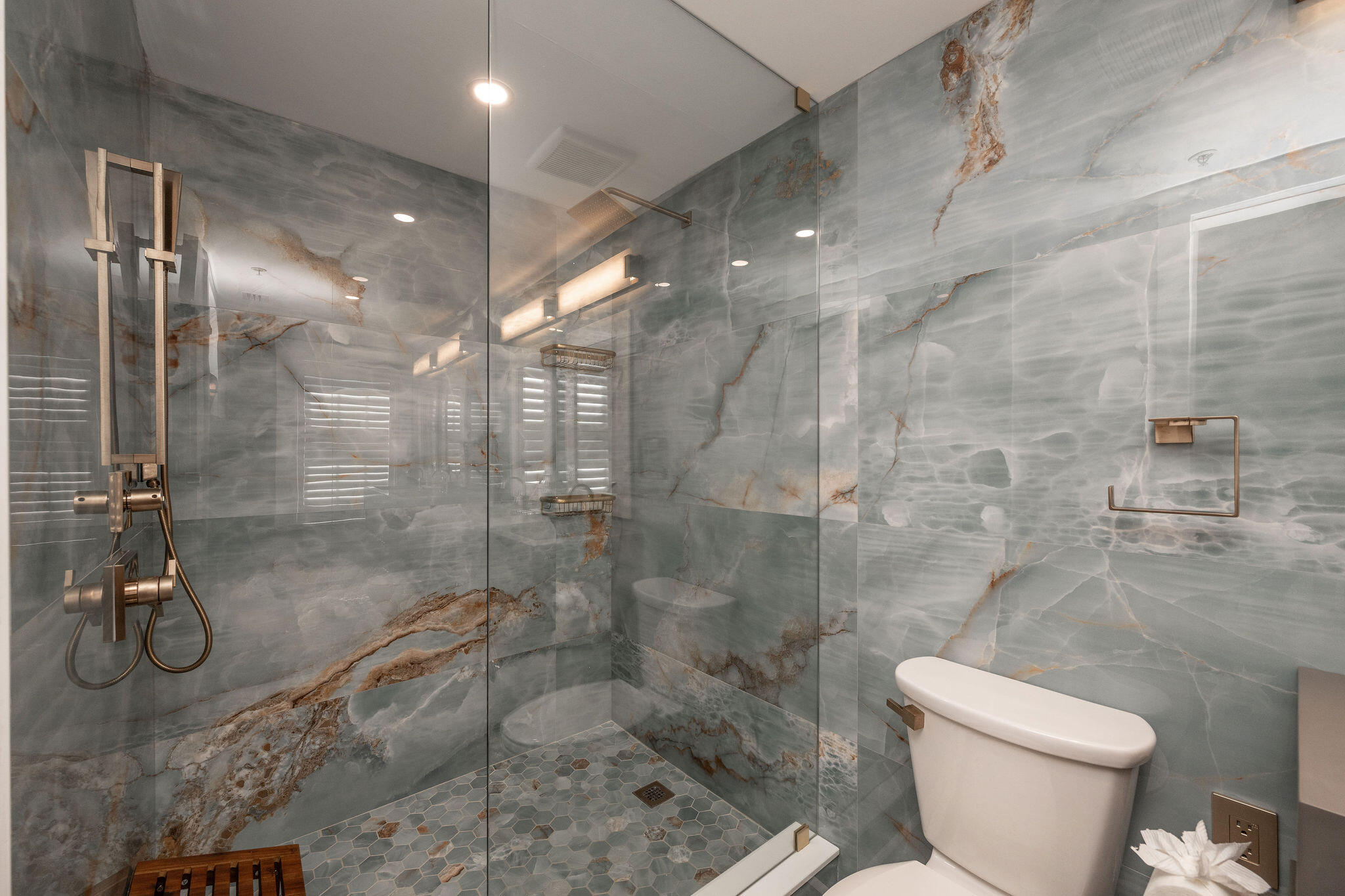 927 Thomas Street #2