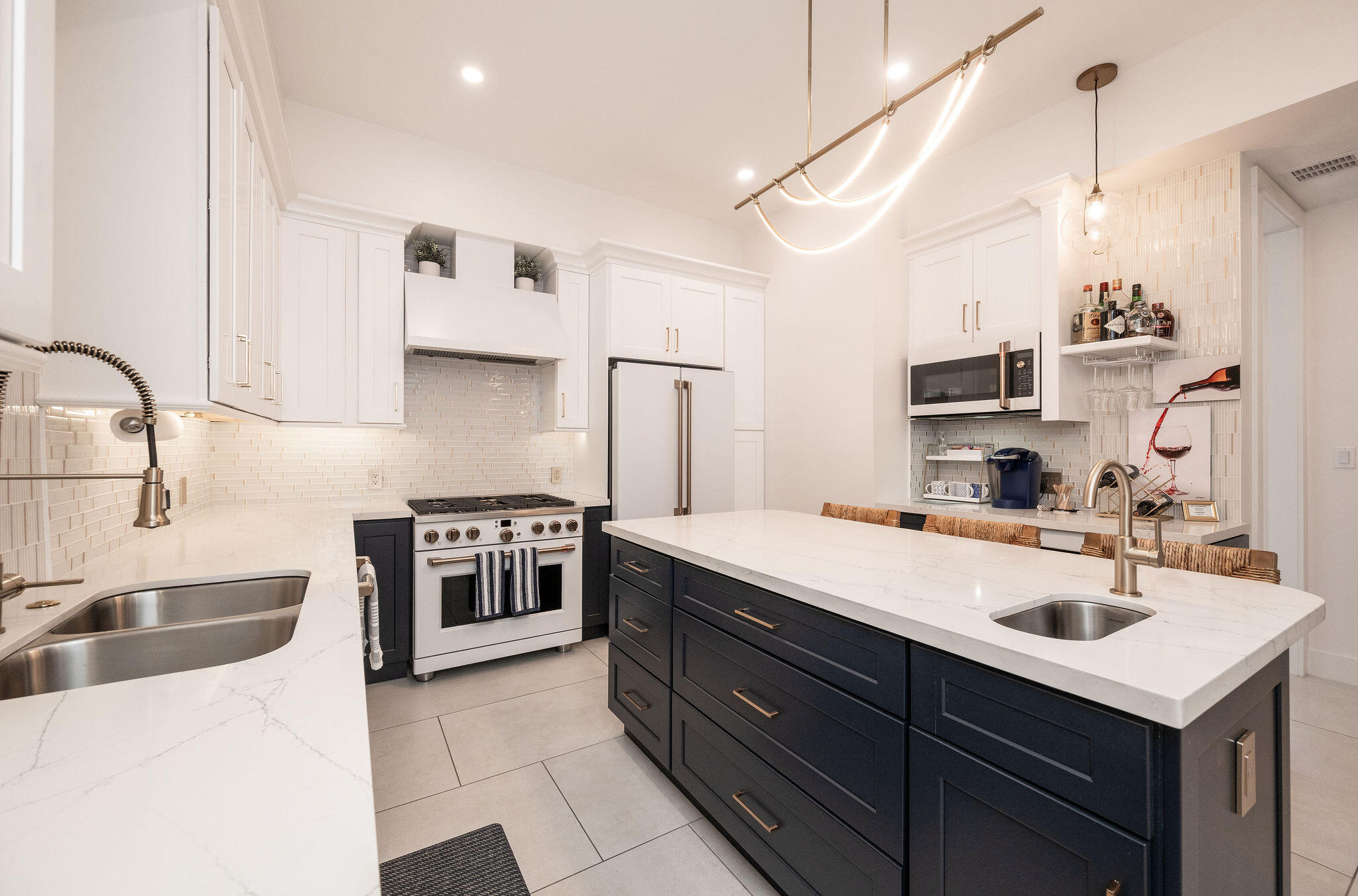 927 Thomas Street #2
