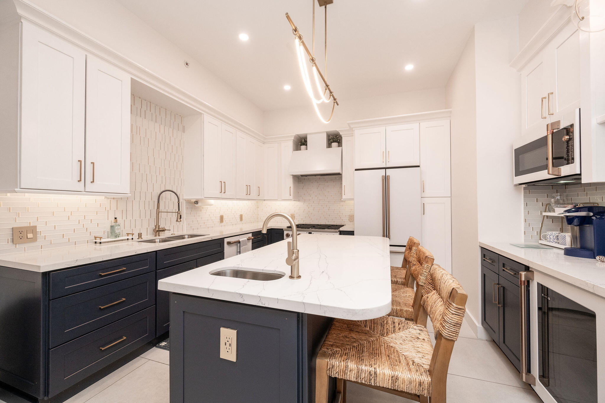 927 Thomas Street #2