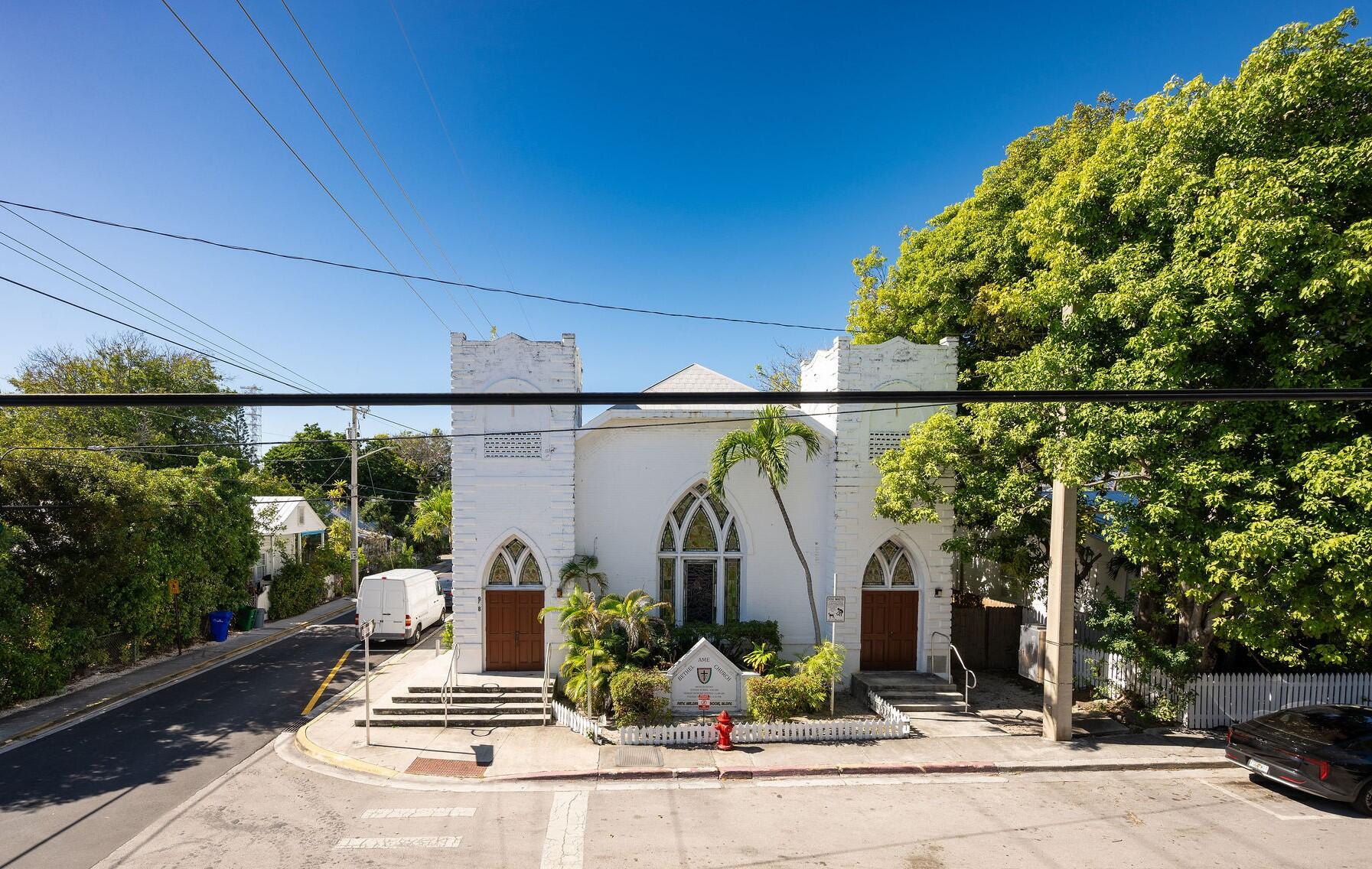 927 Thomas Street #2