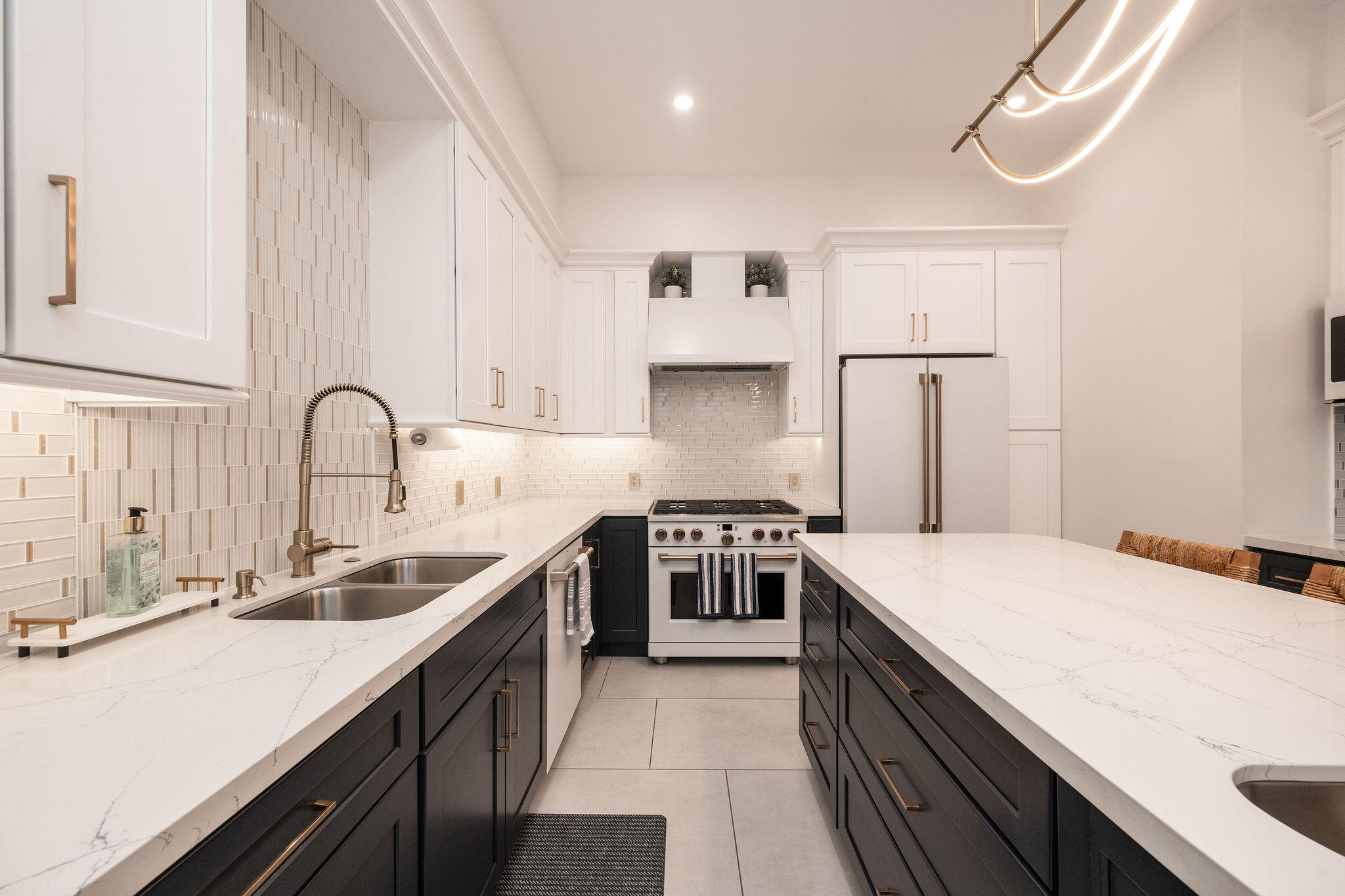 927 Thomas Street #2