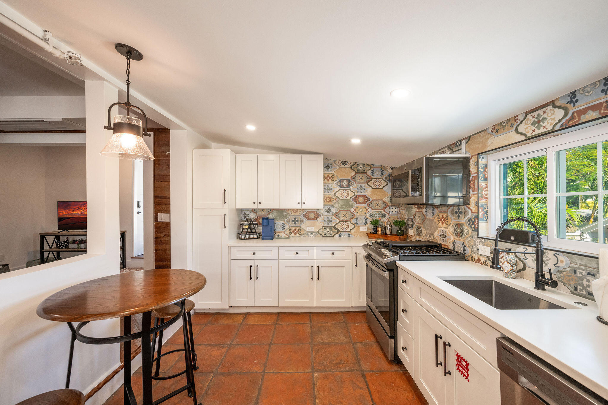 927 Thomas Street #4