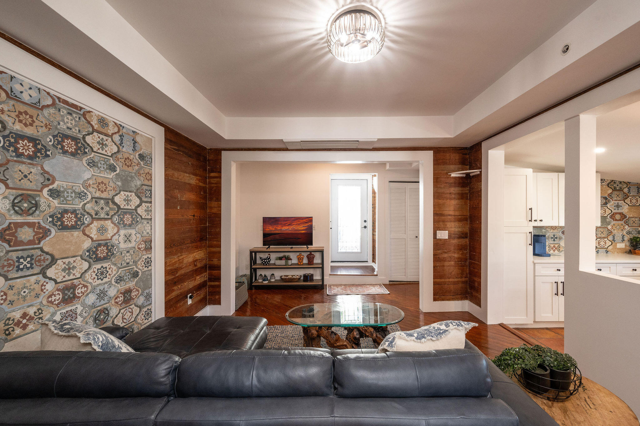 927 Thomas Street #4