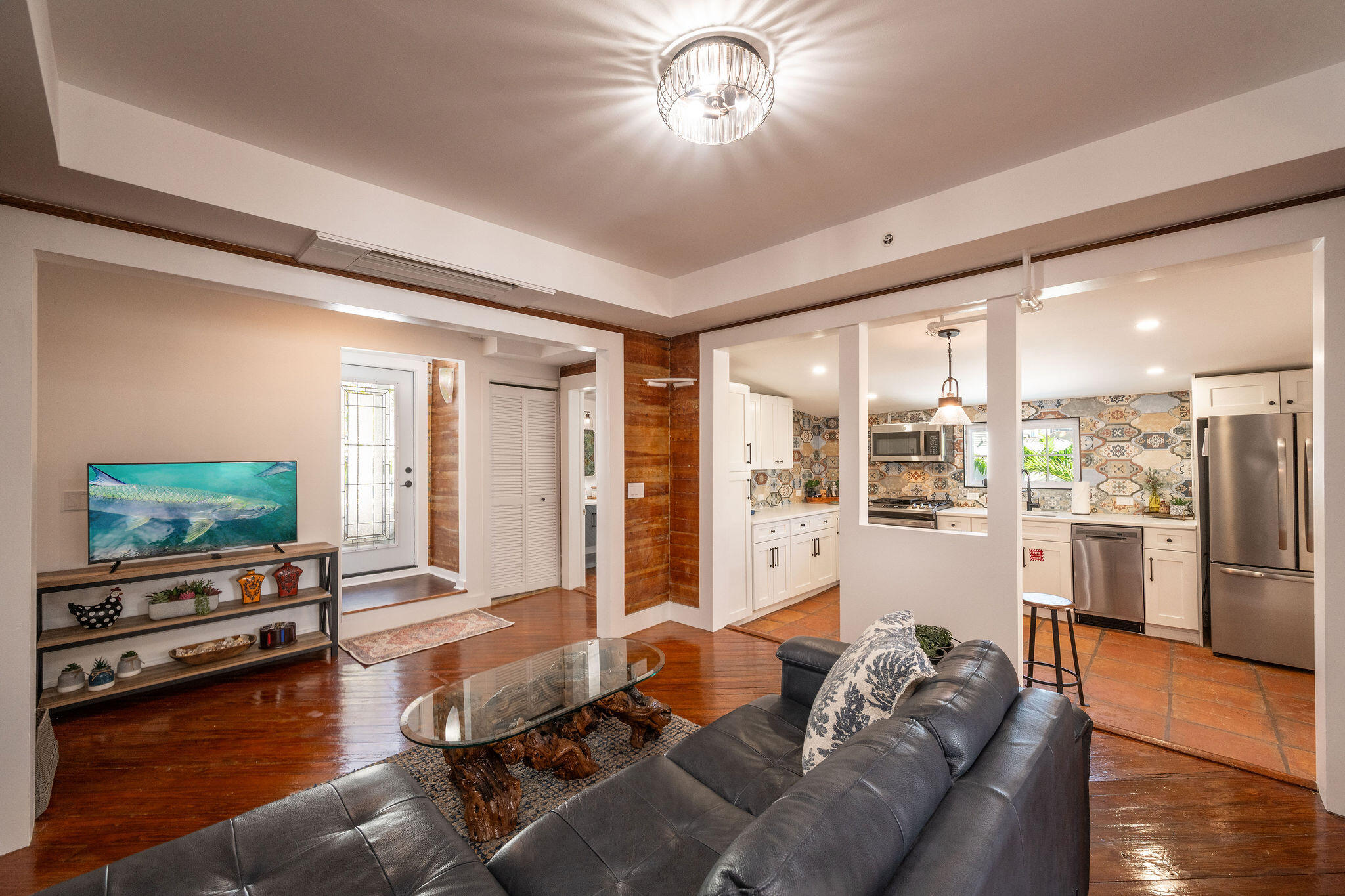 927 Thomas Street #4