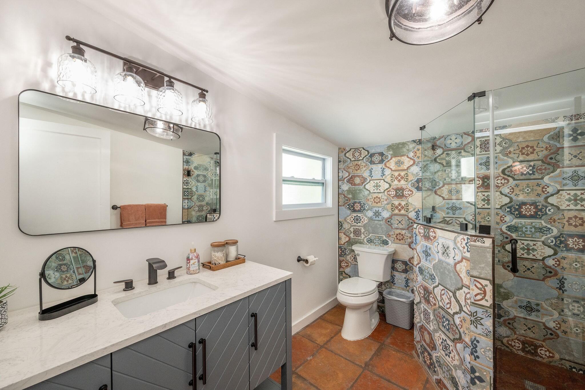 927 Thomas Street #4