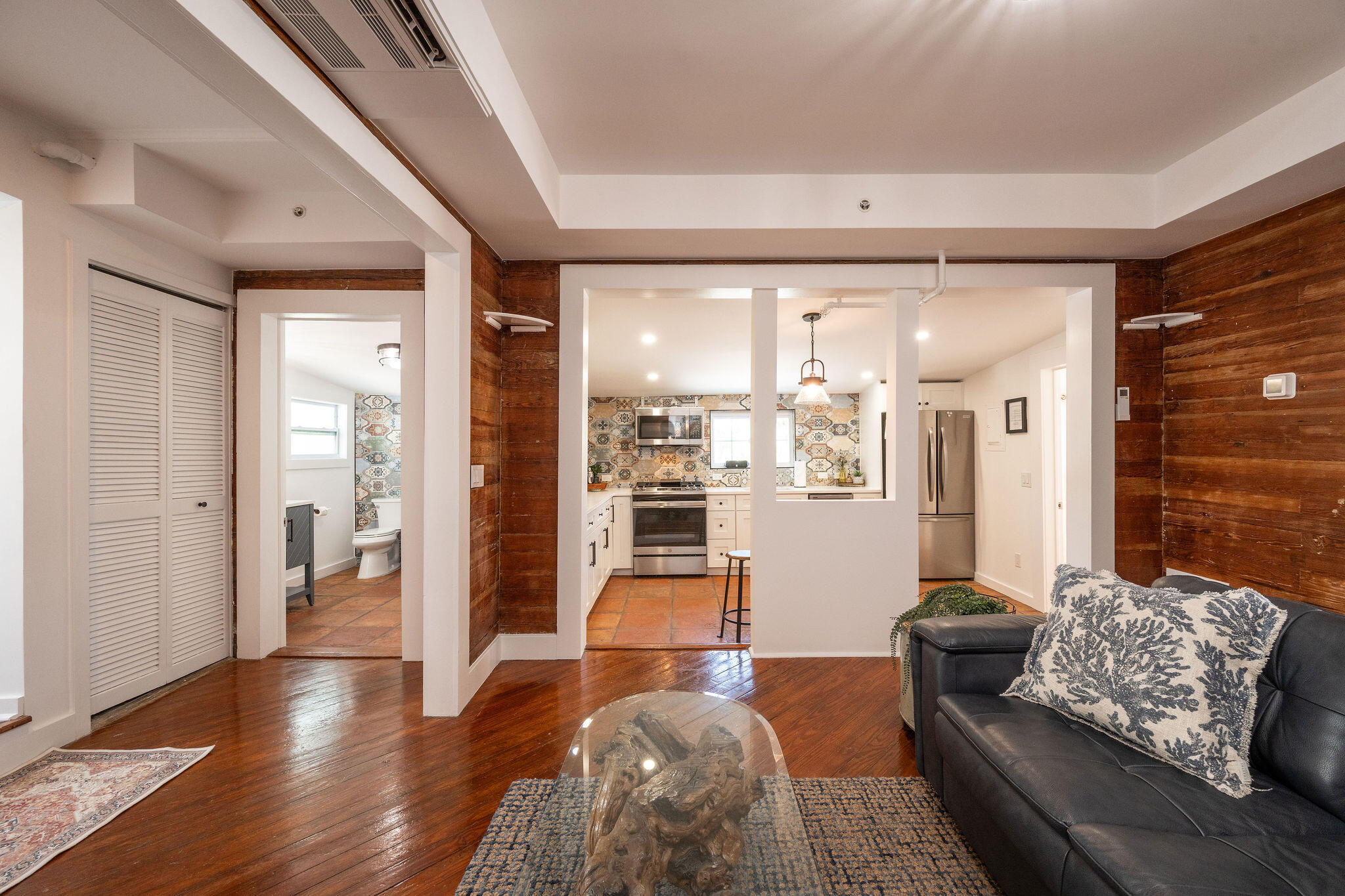 927 Thomas Street #4