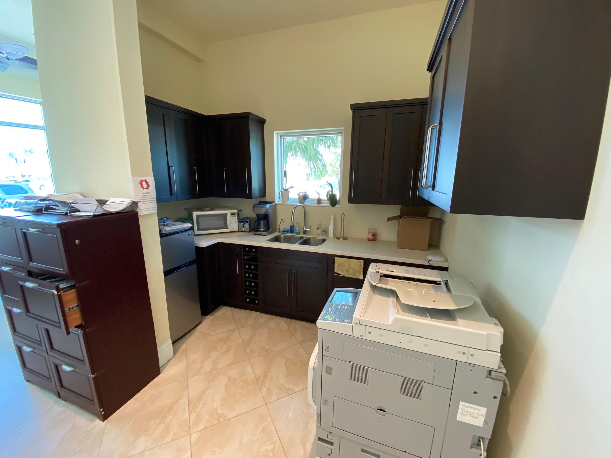 9141 Overseas Highway Office 4