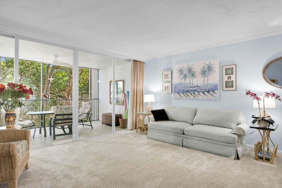 97652 Overseas Highway APT M10