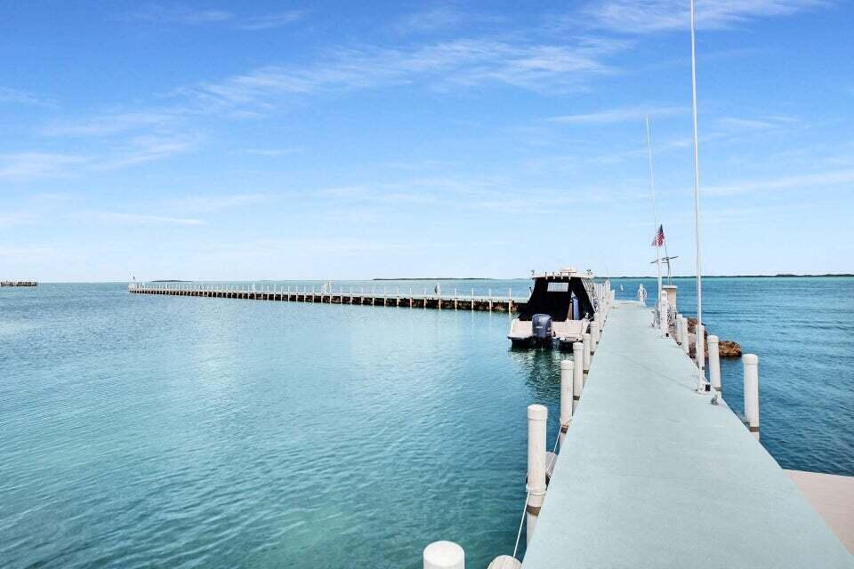 97652 Overseas Highway APT M10