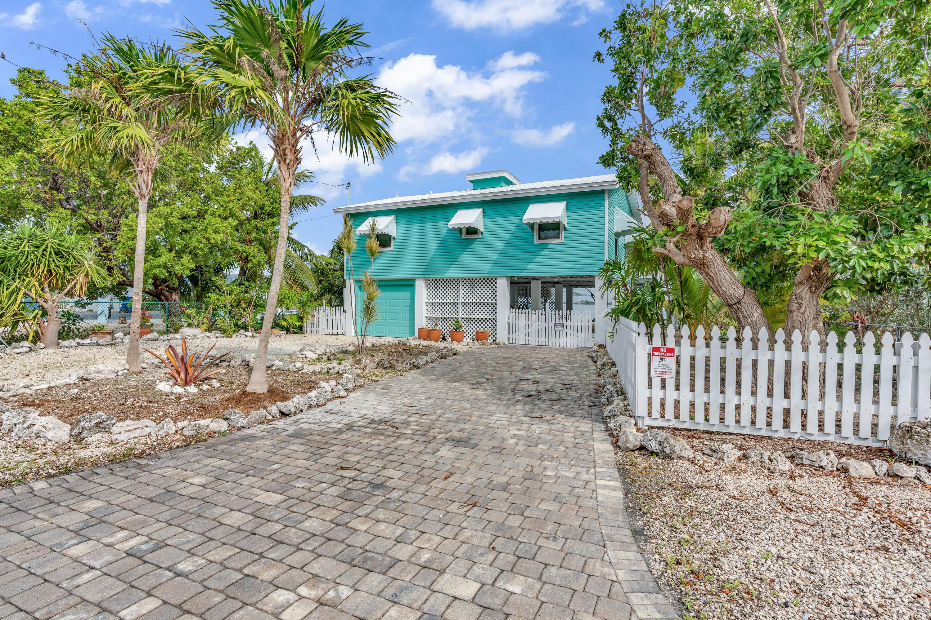 831 W Indies Drive