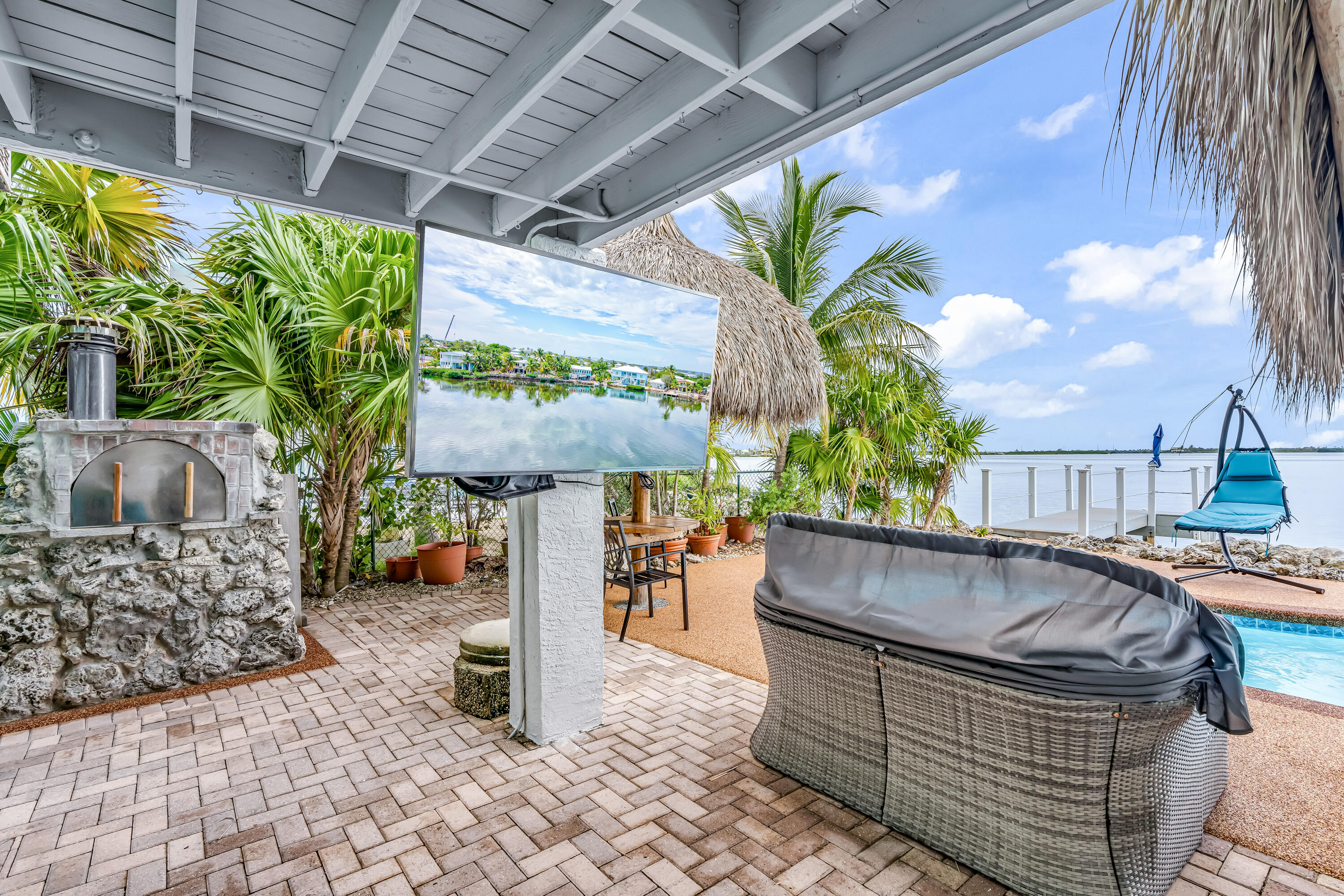 831 W Indies Drive