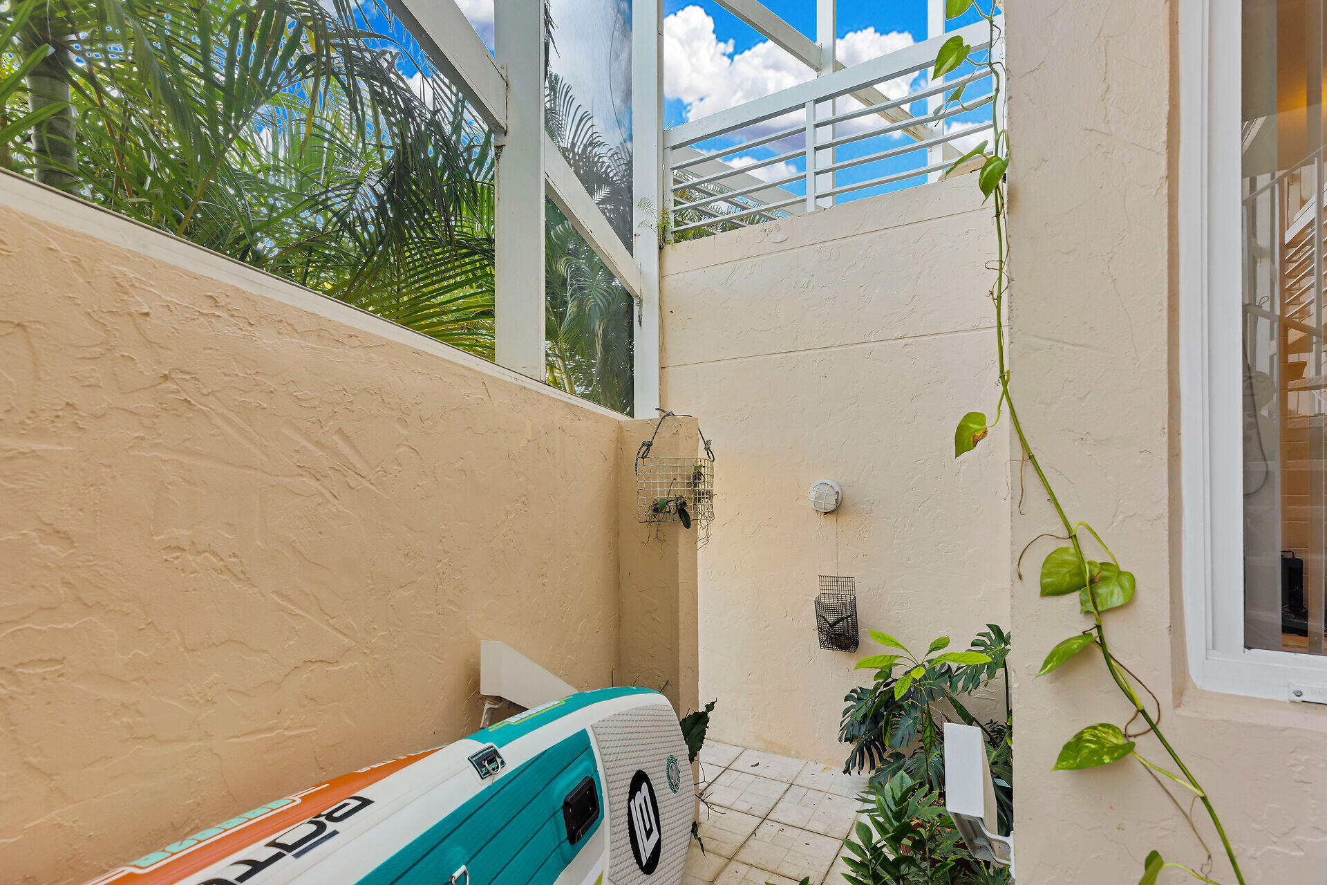 80450 Overseas Highway APT 106