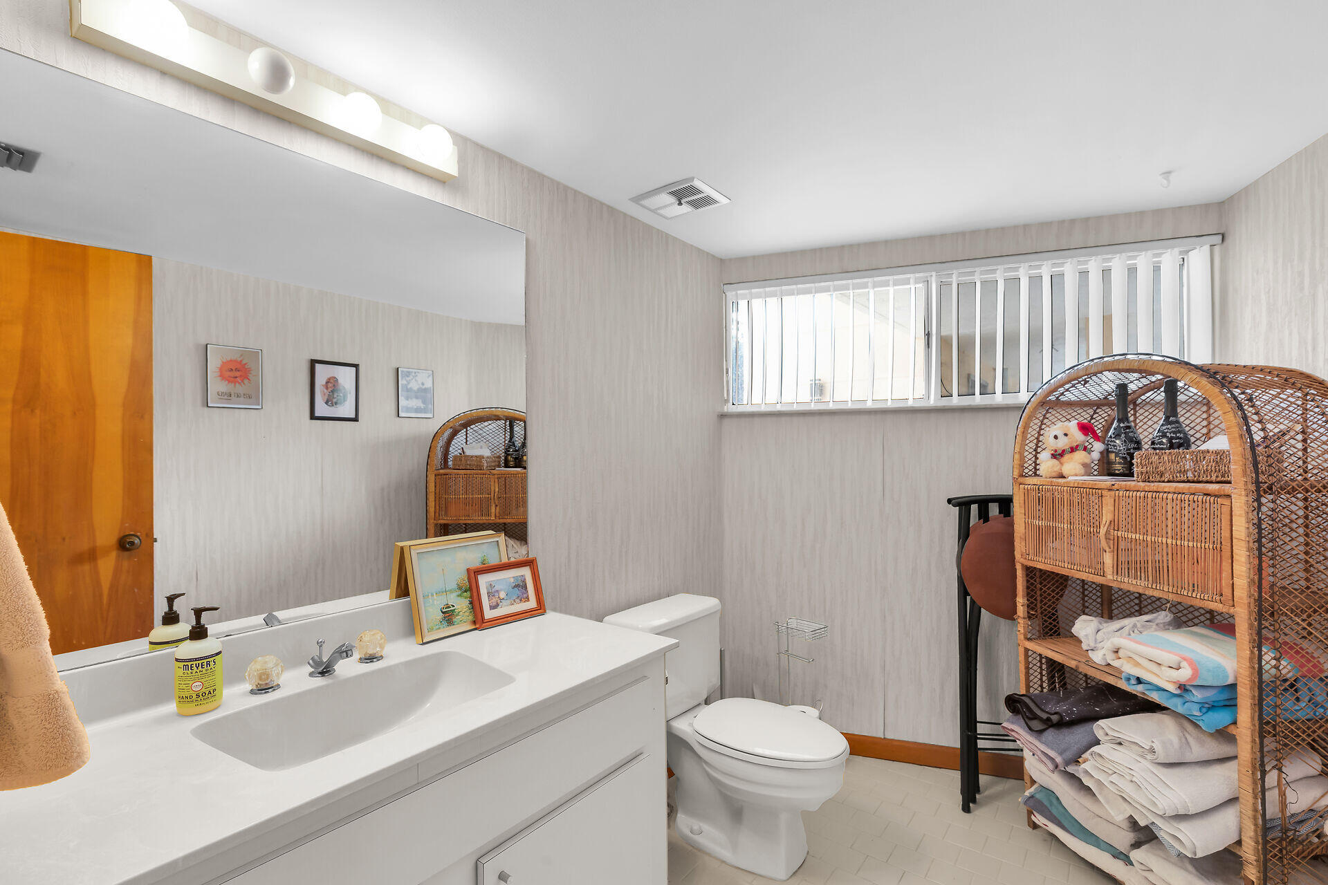 80450 Overseas Highway APT 106