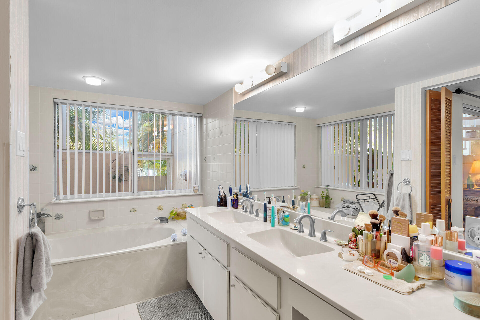 80450 Overseas Highway APT 106