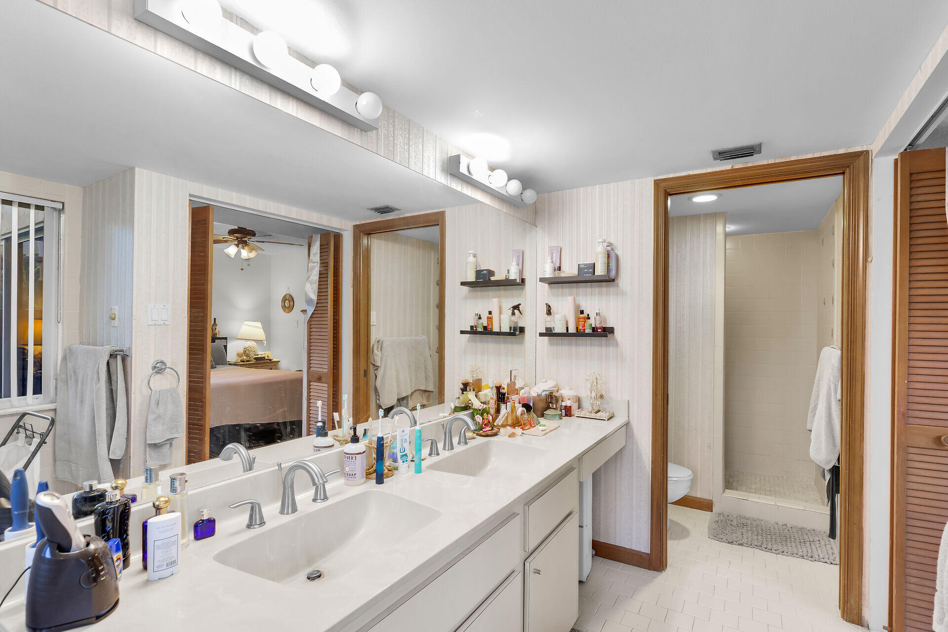 80450 Overseas Highway APT 106