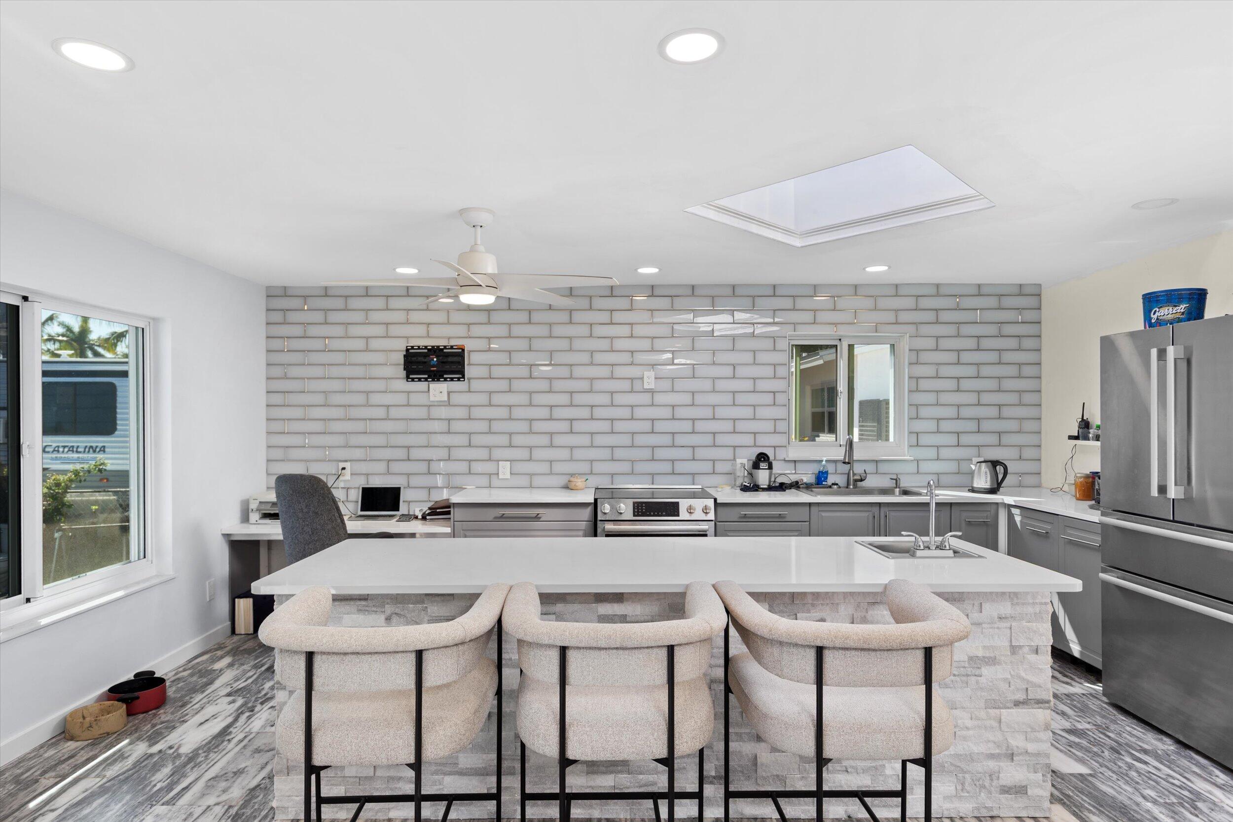 2924 Riviera Drive