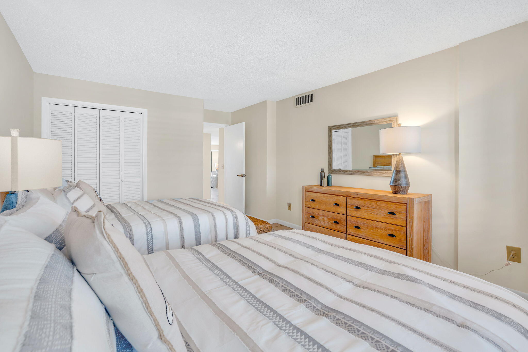 1001 W Ocean Drive 1-204