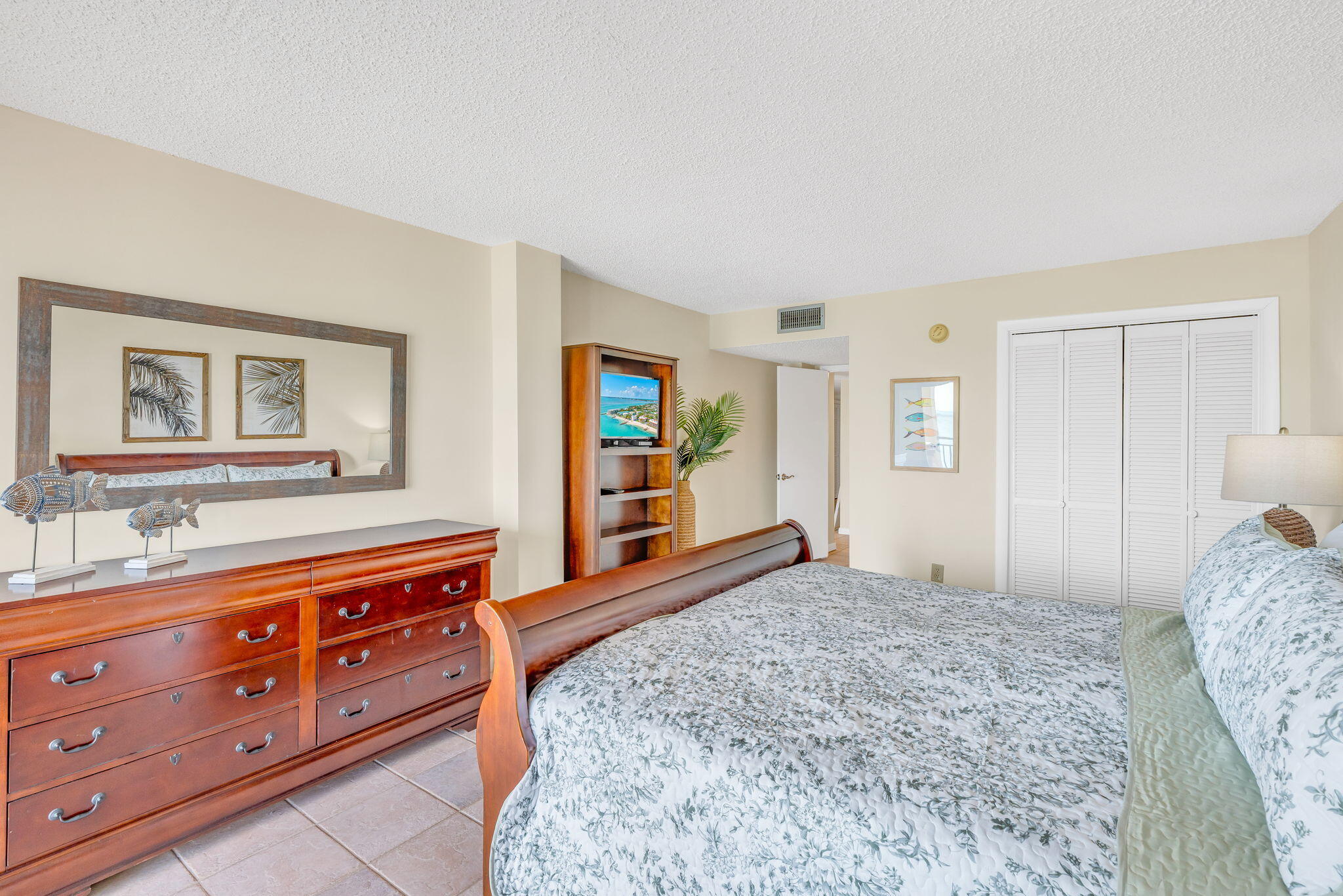 1001 W Ocean Drive 1-204
