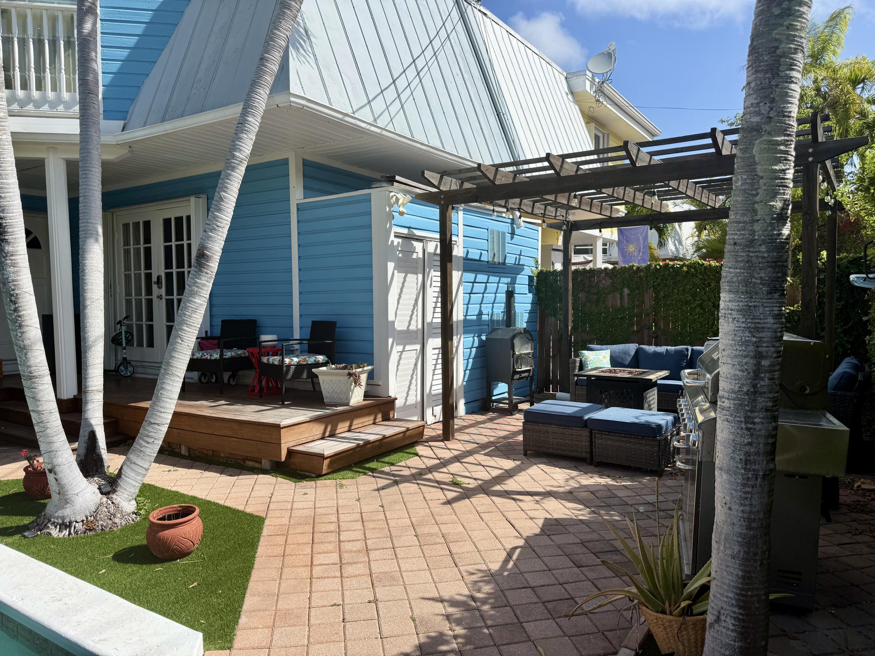 3321 Harriet Avenue
