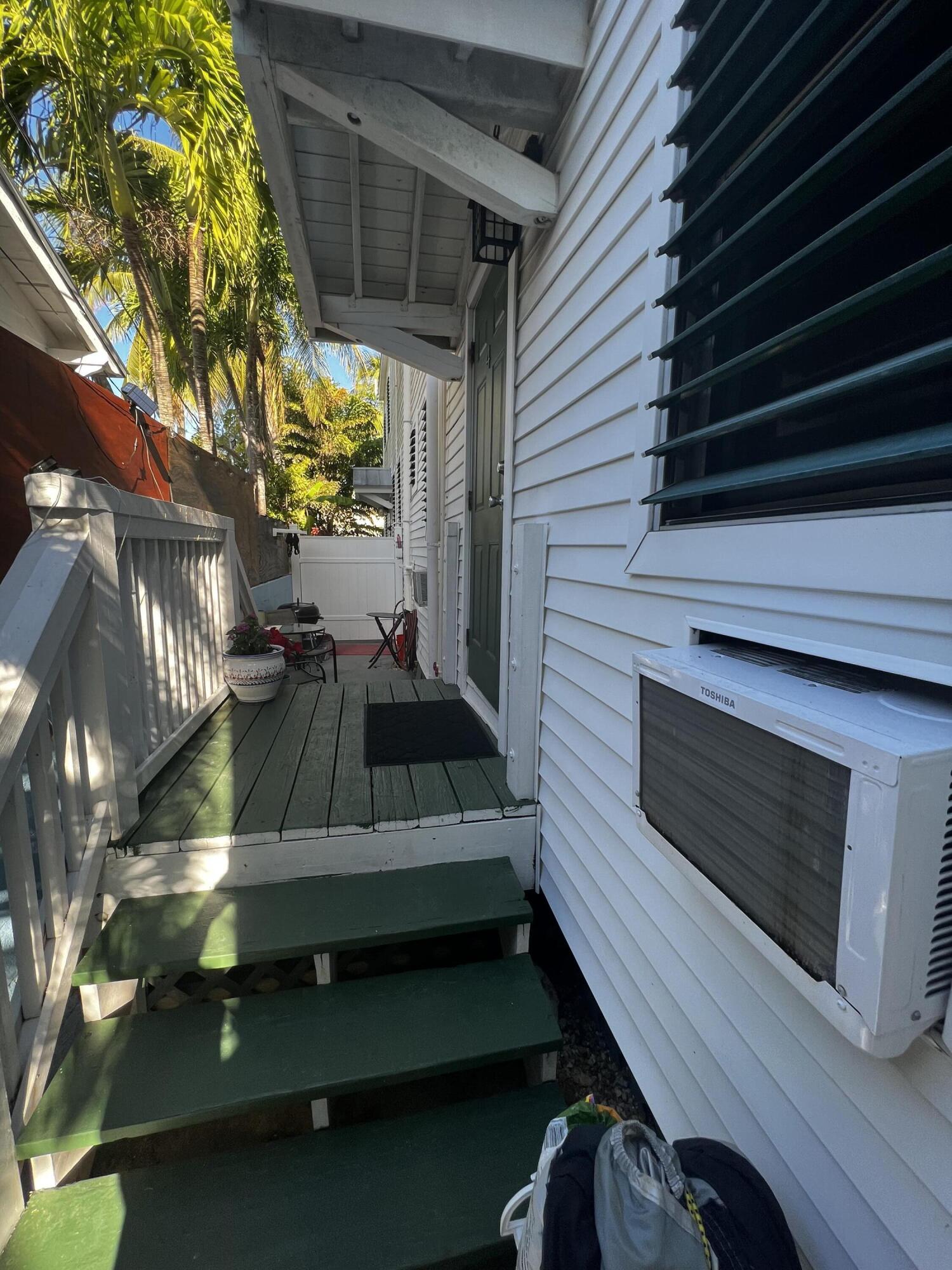 1830 Fogarty Avenue APT 4