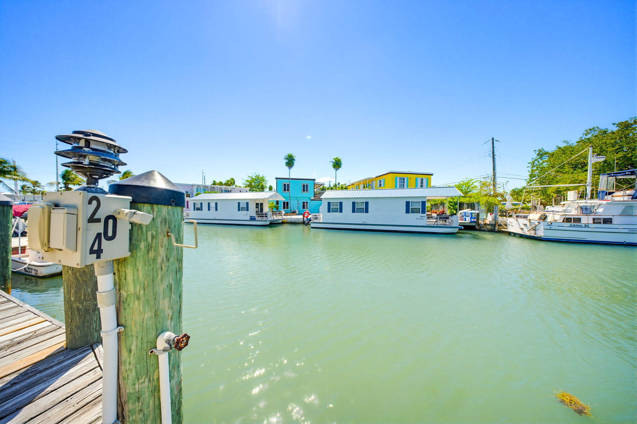 1500 Overseas Highway 204