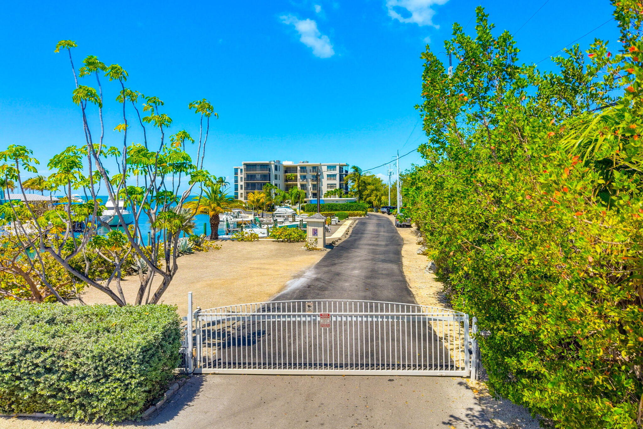 1500 Overseas Highway 204