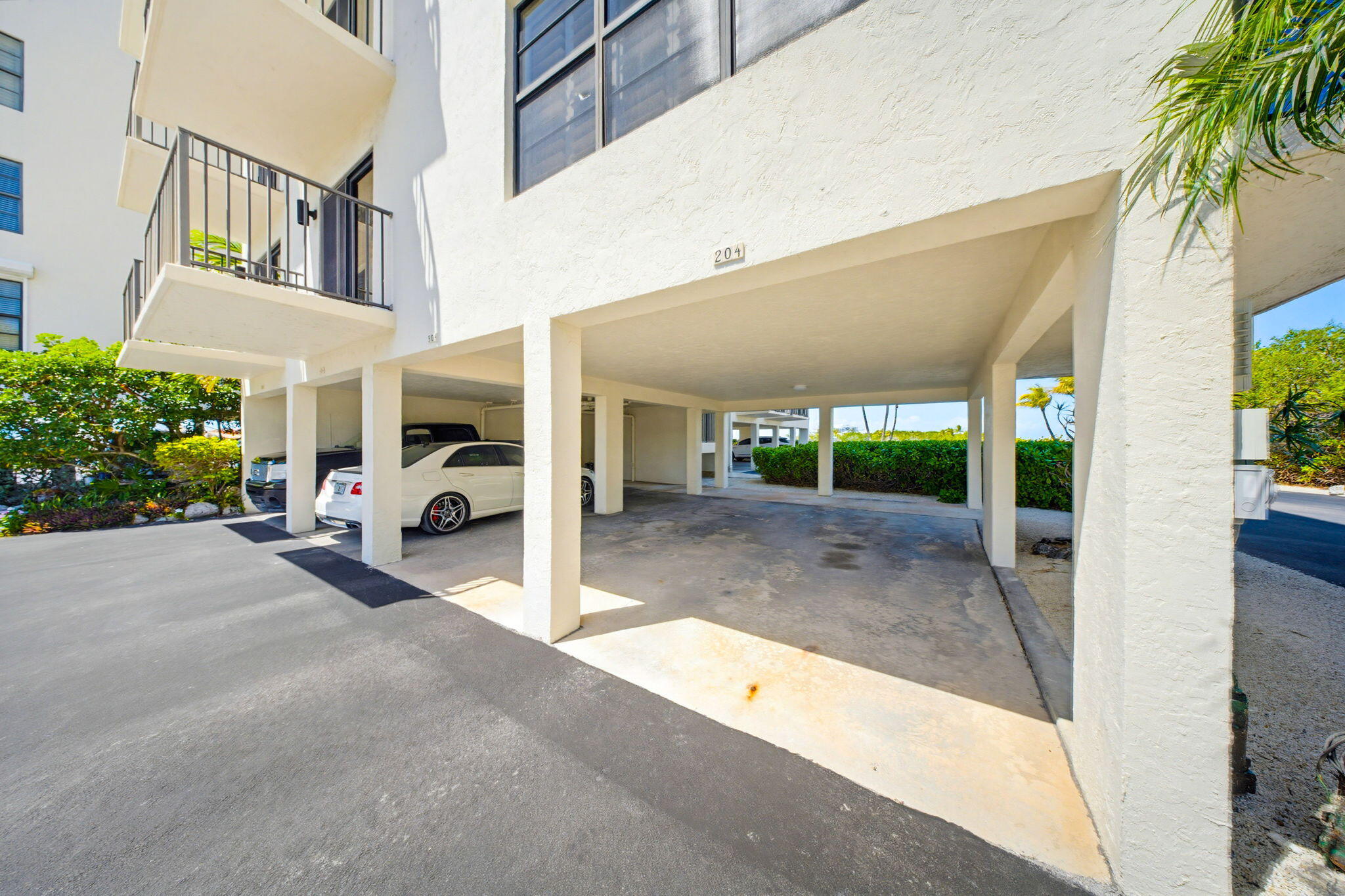 1500 Overseas Highway 204