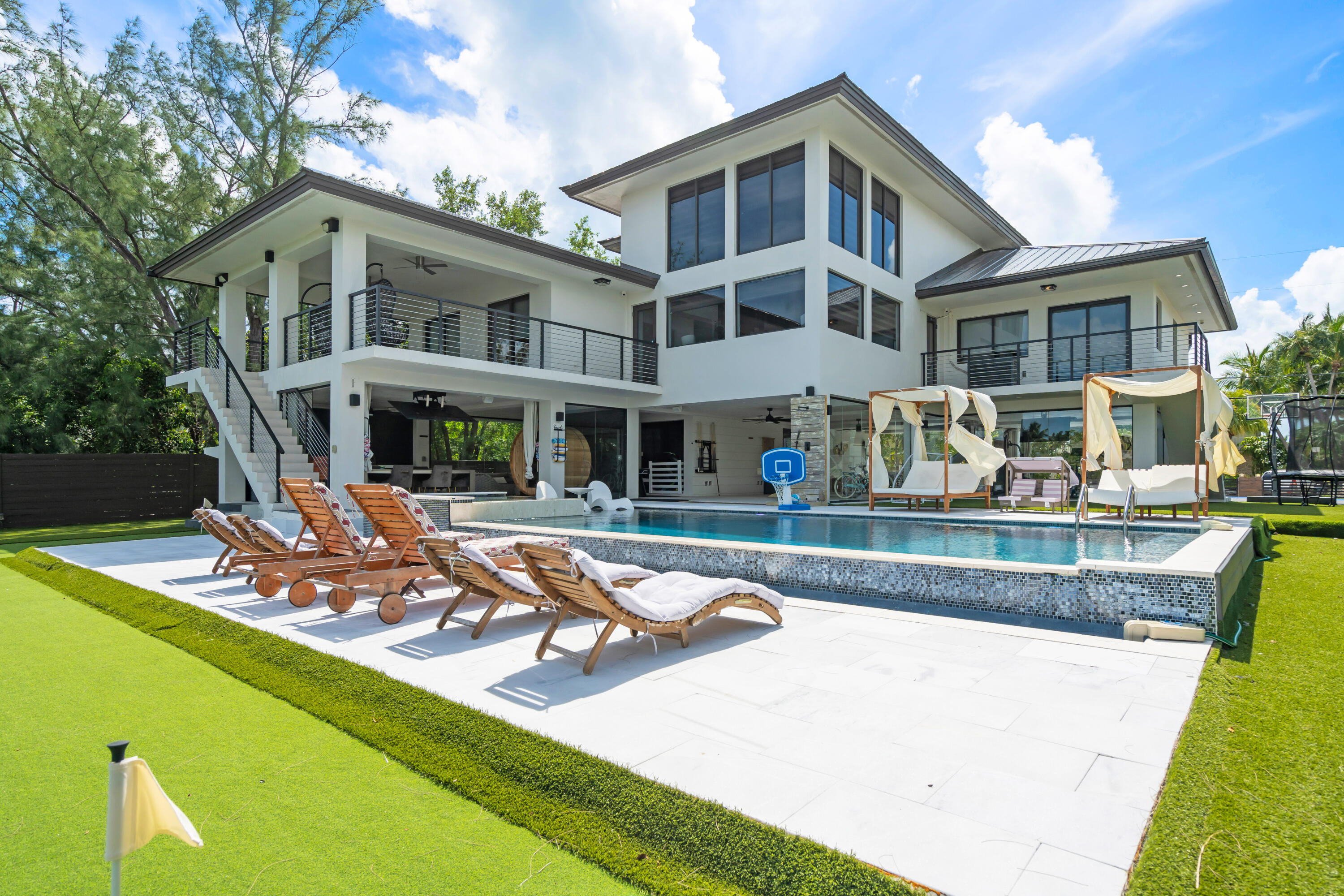 32 N Bounty Lane
