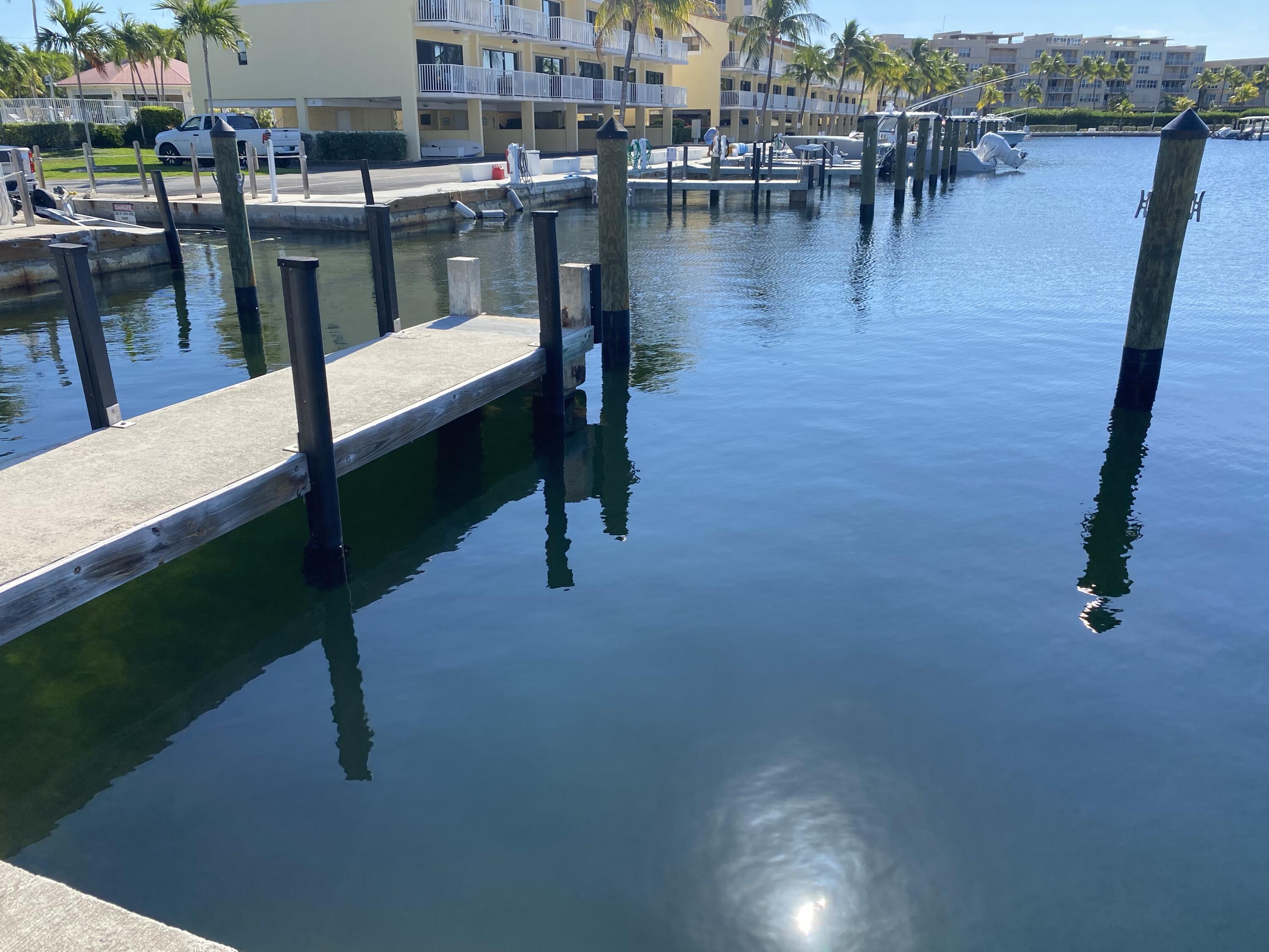 88540 Overseas Highway 503 + Boat Slip