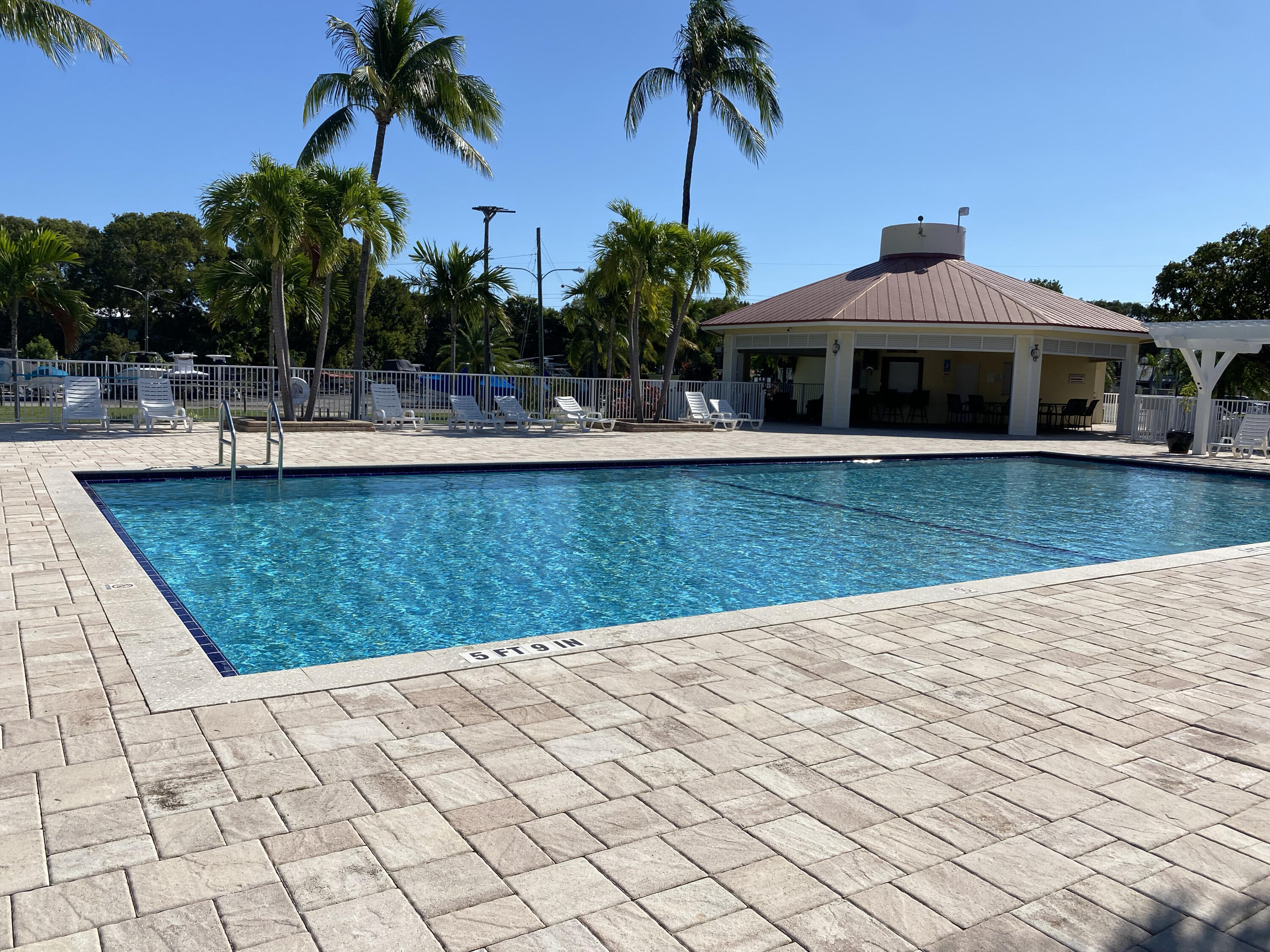 88540 Overseas Highway 503 + Boat Slip