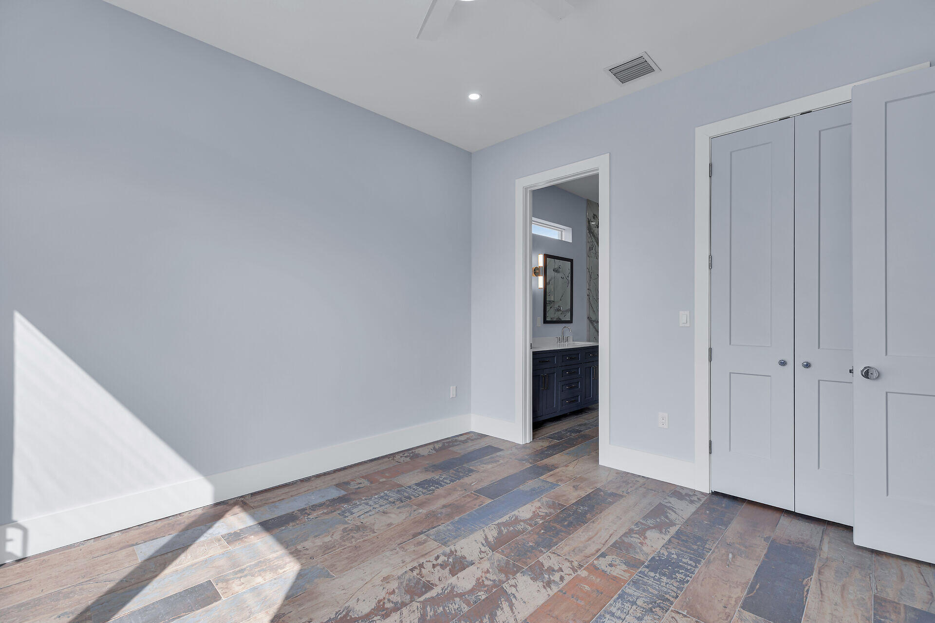 124 Venetian Way