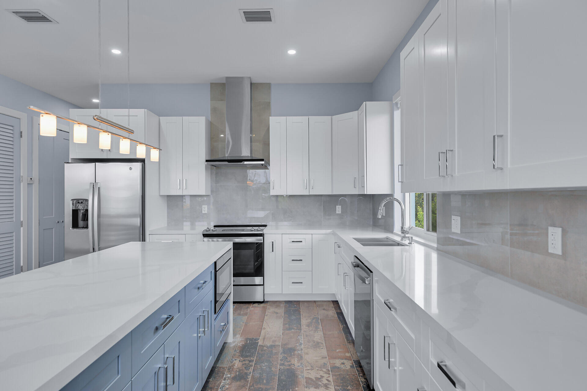 124 Venetian Way