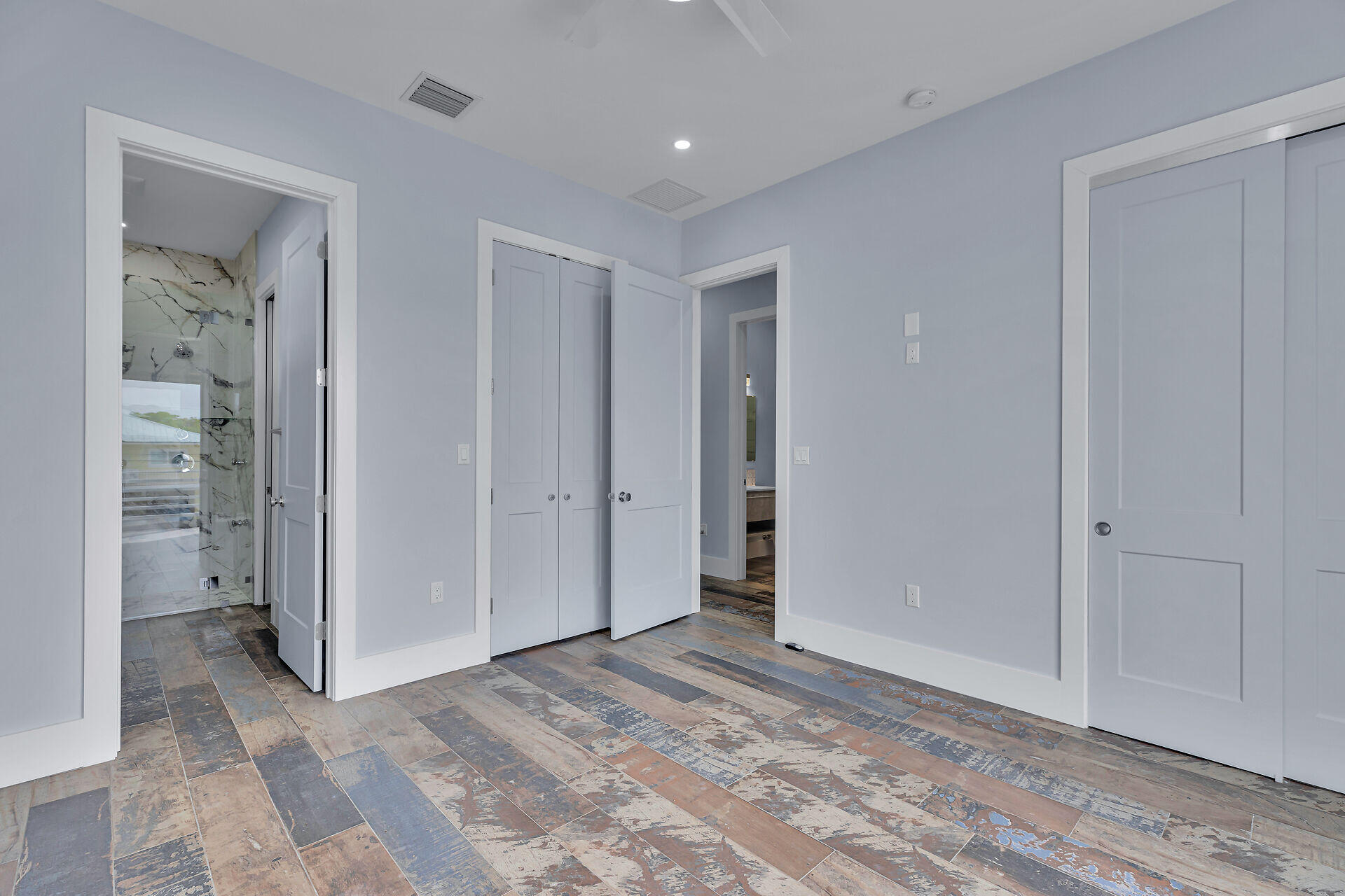124 Venetian Way