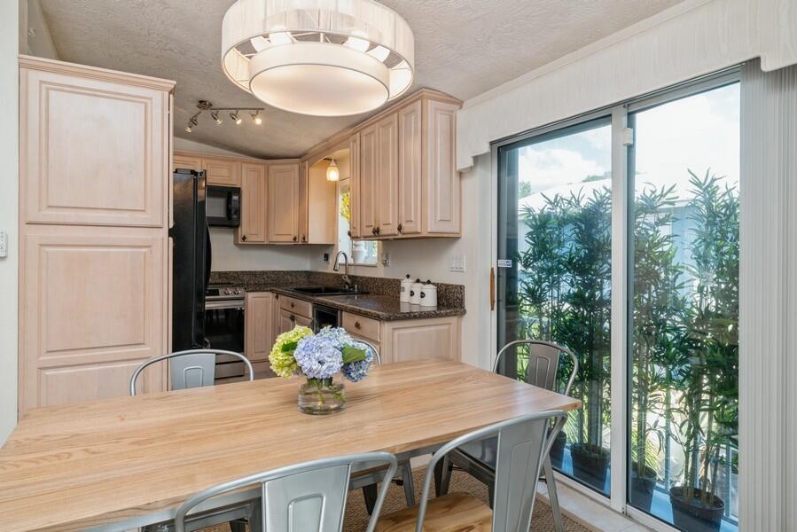 133 E Silver Palm Avenue