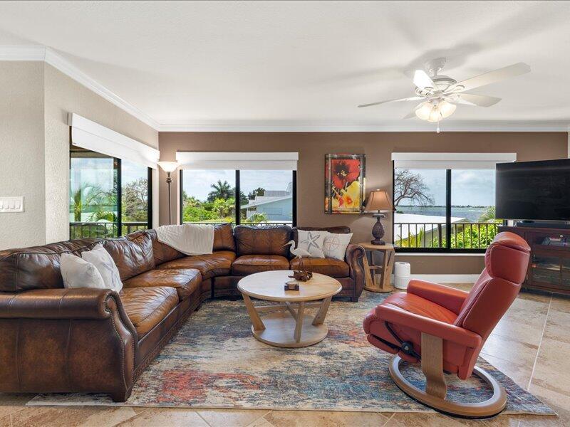 1112 W Shore Drive