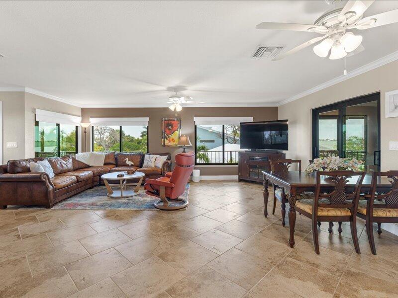 1112 W Shore Drive