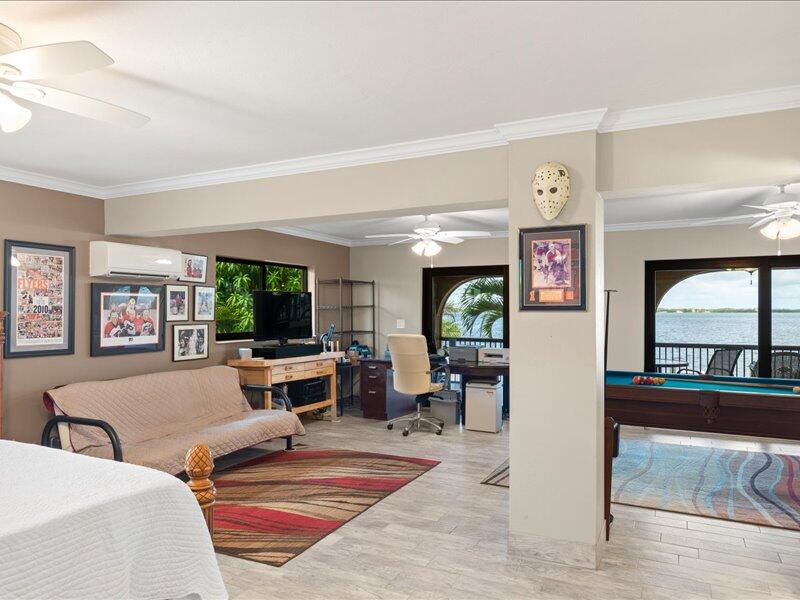 1112 W Shore Drive