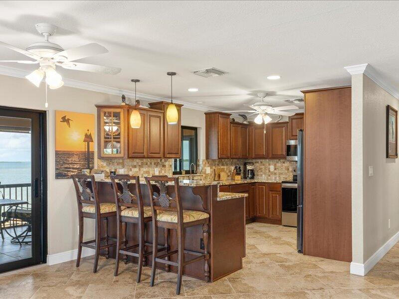 1112 W Shore Drive