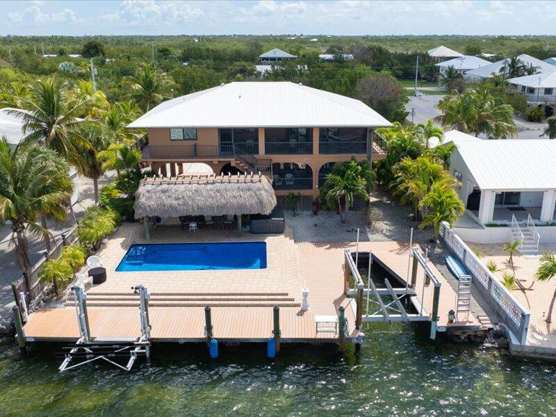1112 W Shore Drive