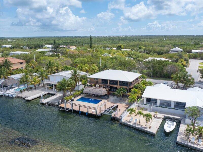 1112 W Shore Drive