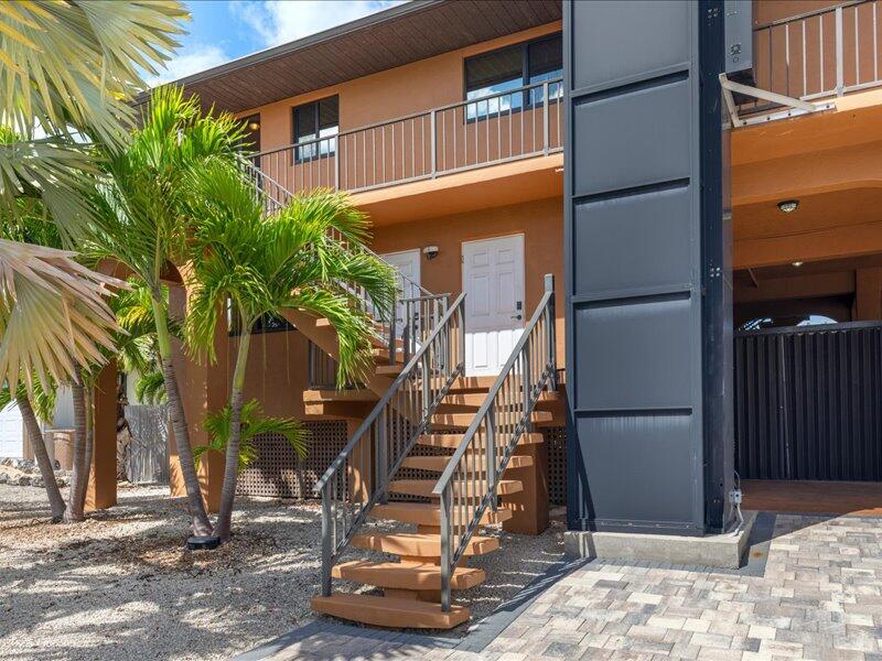1112 W Shore Drive