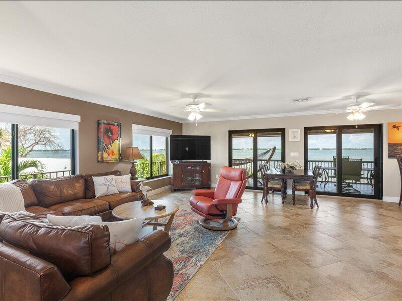 1112 W Shore Drive