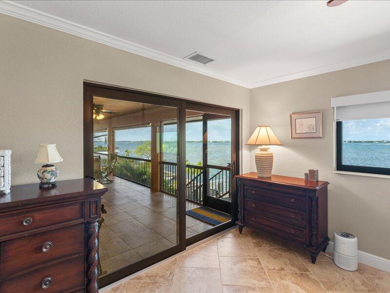 1112 W Shore Drive