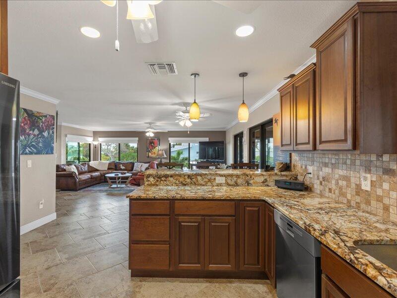 1112 W Shore Drive