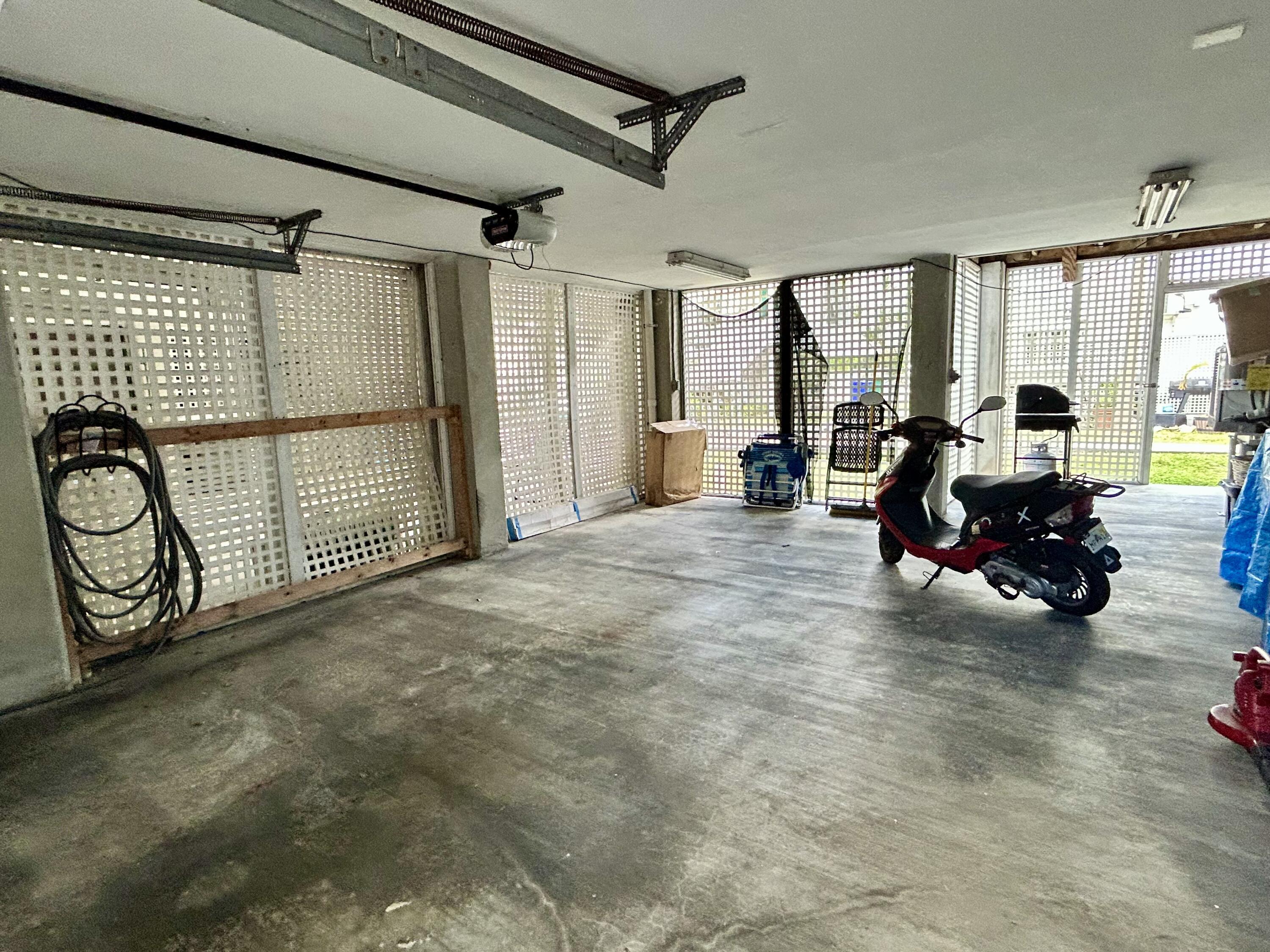 3029 N Roosevelt Boulevard APT 11